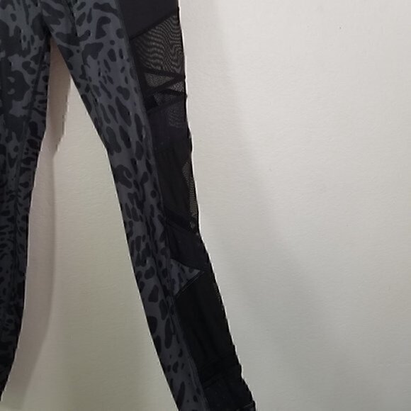 Lululemon Camo High Waist Mesh Legging - Picture 3 of 6